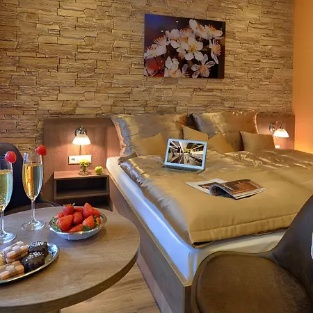 Viktor Hotel