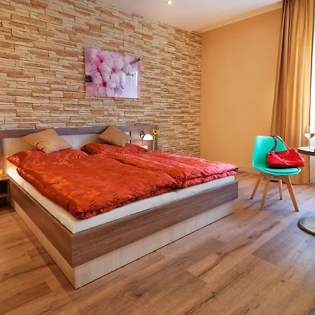 Viktor Hotel